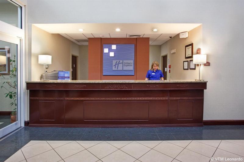 Holiday Inn Express & Suites - Commerce By Ihg Екстер'єр фото